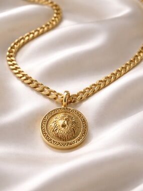 Melanie Auld Gold Leo Lion Pendant on Cuban Chain Necklace - Gold Vermeil